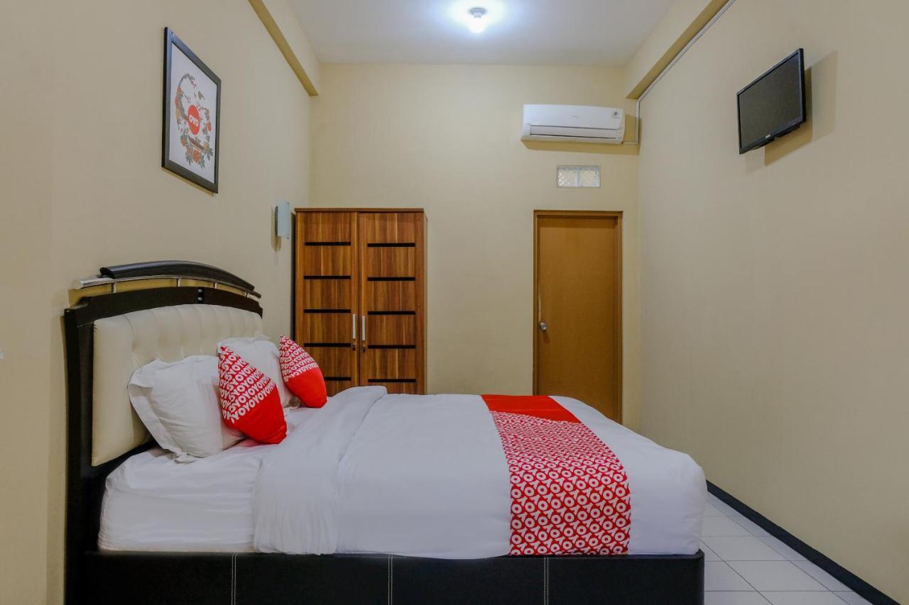 Oyo 1342 Uniga Malang Family Residence Kültér fotó