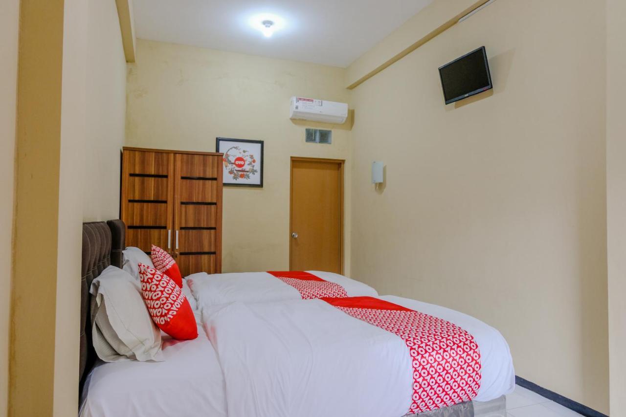Oyo 1342 Uniga Malang Family Residence Kültér fotó