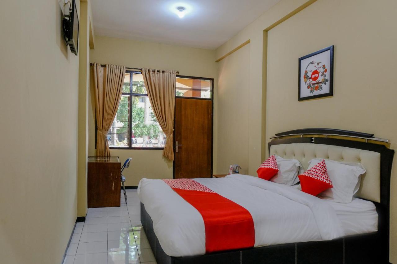 Oyo 1342 Uniga Malang Family Residence Kültér fotó