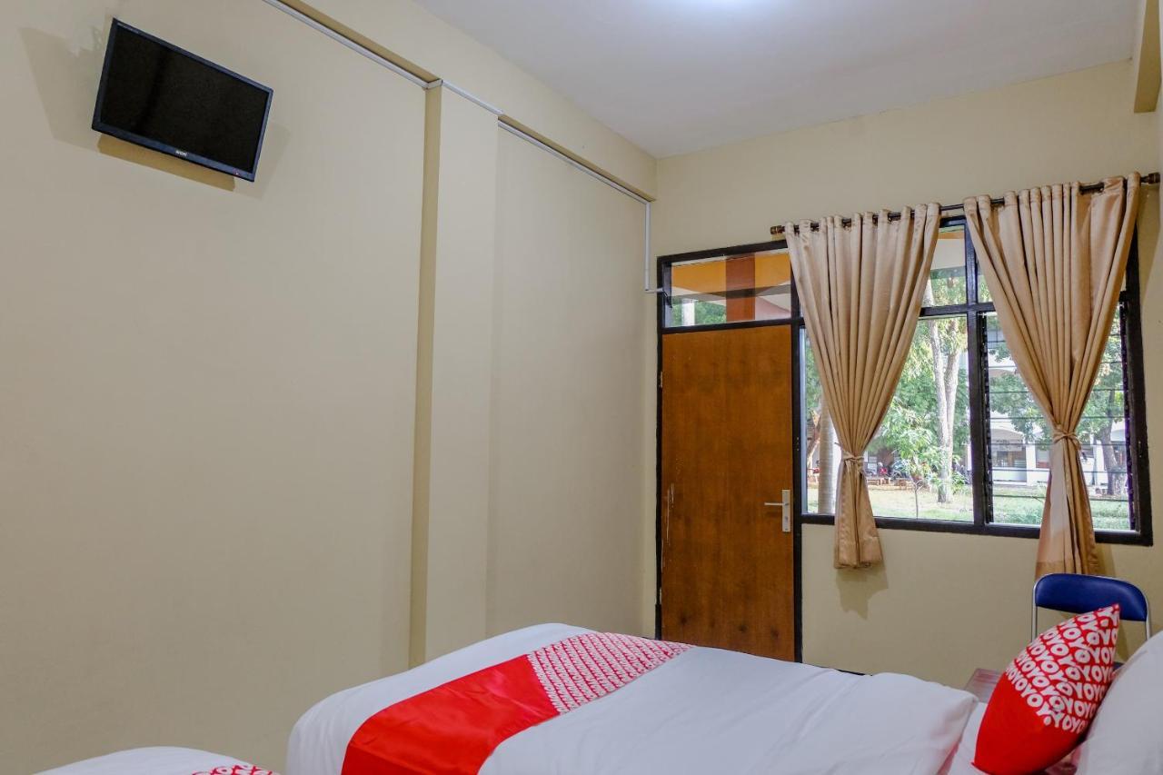 Oyo 1342 Uniga Malang Family Residence Kültér fotó